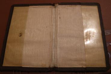 Preview: old artificial leather? Cover for military passport